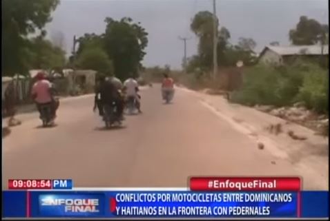 Conflictos por motocicletas entre dominicanos y haitianos en la ... - CDN