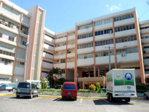 CMD declara en emergencia sanitaria hospital de Santiago por brote de tuberculosis