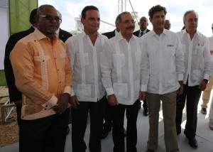 Presidente Medina participa en apertura de Cementos Panam