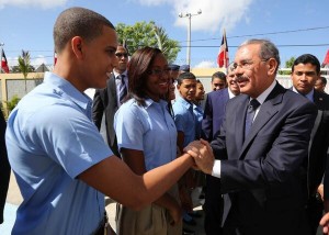 Danilo Medina encabeza inicio del año escolar