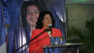 Senadora de la provincia de Santo Domingo 