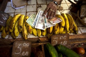 Cuba anuncia eliminación de dos divisas
