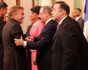 James Brewster saluda a Danilo Medina por Año Nuevo