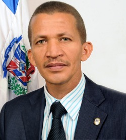Lupe Núñez, diputado del PLD, no dio razones de su salida. Foto: fuente externa