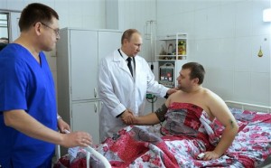 El presidente Putin visita heridos (AP)