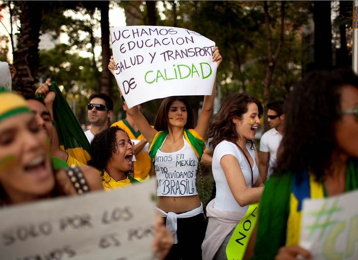 Protestan en Brasil contra organización Mundial de fútbol
