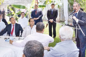 Danilo Medina habla en el acto con el sector agropecuario