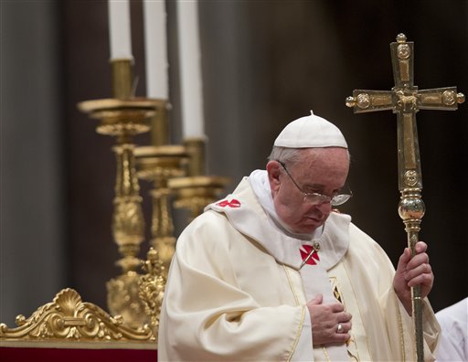 Escándalos en Roma llevan al papa a pedir perdón