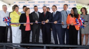 Danilo Medina inaugura planta textil  (cortesía @PresidenciaRD)