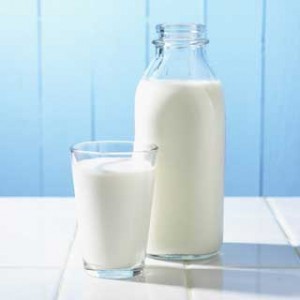 ProConsumidor prohíbe venta de leche en polvo a granel; inicia decomiso del producto   
