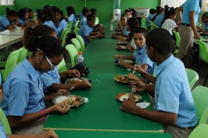 Suspenden envío de alimentos a escuelas en SFM por falta de pago