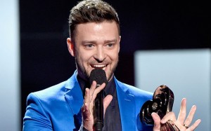 Justin Timberlake exalta a Jessica Biel al ser galardonado