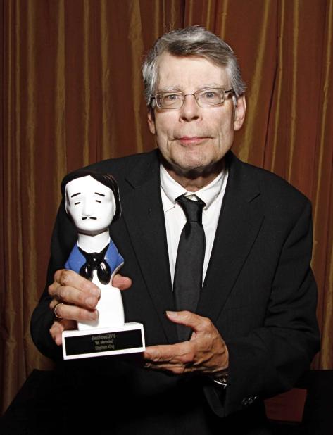 Stephen King gana premio a mejor novela de misterio