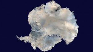 Deshielo de Antártida está provocando cambios en el campo gravitatorio de la Tierra