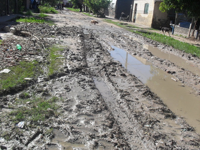 Comunitarios del kilómetro 56 autopista Duarte reclaman arreglo de calles