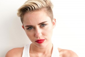 Miley Cyrus tiene novia? Medios aseguran que la cantante tendría una relación con un ángel de Victoria’s Secret