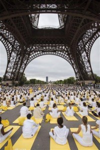Millones de personas participan en Día Internacional de Yoga