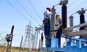 Varias provincias del sur sin electricidad por avería en 15 de Azua-Cruce Cabral