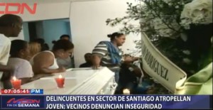 Delincuentes en sector de Santiago atropellan joven; vecinos denuncian inseguridad