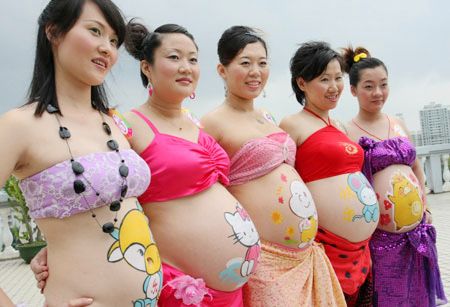 China espera incremento poblacional de 50 millones tras derogar ley del hijo único