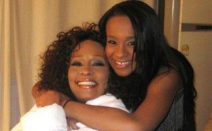 Investigan posible homicidio de la hija de Whitney Houston