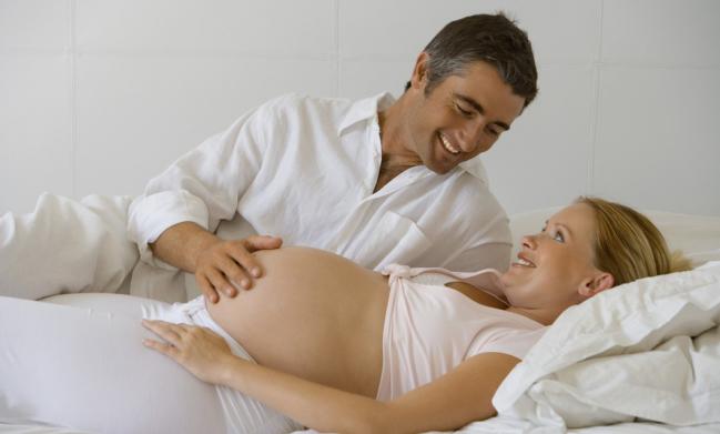 Qué siente un bebé en el vientre cuando la madre tiene relaciones sexuales