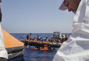 Al menos cinco muertos, incluido un bebé, en un naufragio en Turquía