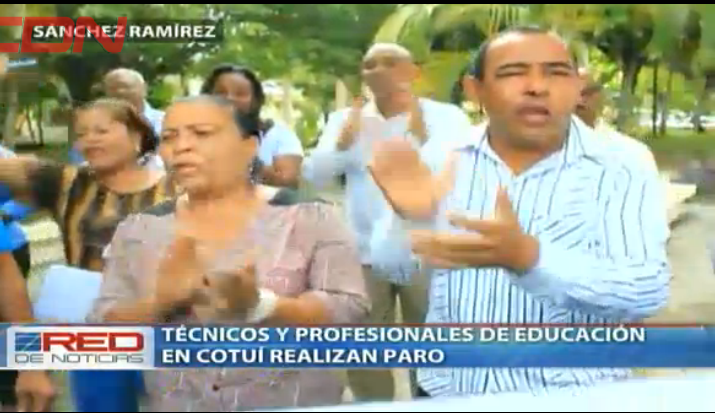 Técnicos y profesores en Cotuí realizan paro en demanda de nombramientos de profesionales que laboran sin disfrute de sueldo