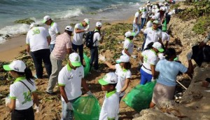 Instituciones participan en jornada de limpieza de playas