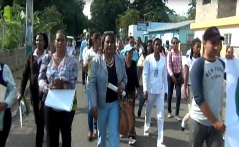 Marchan en Dajabón para concienciar sobre embarazos en adolescentes