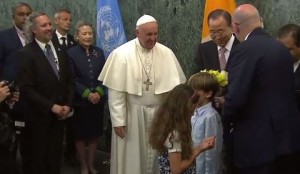Papa Francisco arriba a Naciones Unidas donde emitirá mensaje