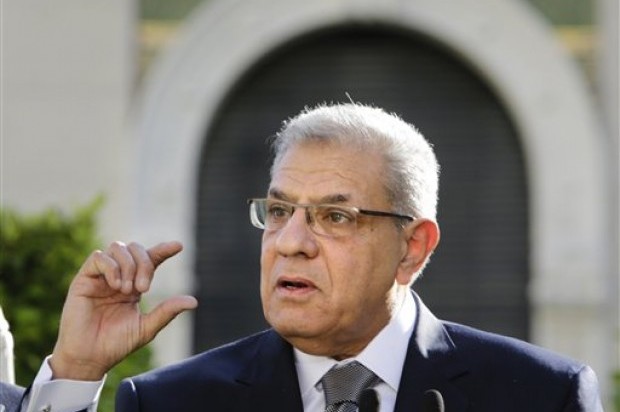 Renuncia el gobierno egipcio en medio de caso de corrupción