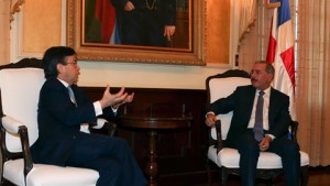 Danilo Medina recibe al presidente del BID
