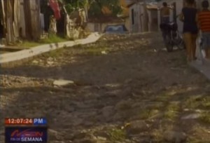 Sector La Esperanza del Torito Villa Mella reclama arreglo de sus calles 