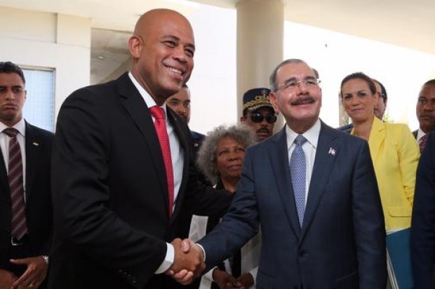 Exembajador pide al presidente Medina abstenerse de viajar a Haití