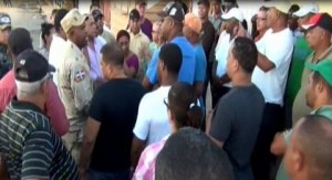 Comerciantes a la expectativa ante reunión Danilo y   Martelly