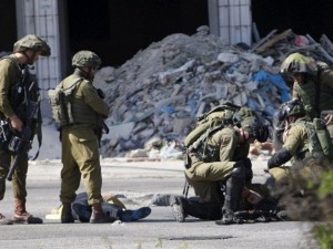 Muere palestino vestido de reportero a manos del ejército israelí