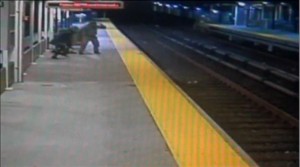Buscan a una pareja de atracadores que asaltaron a un joven en un tren en Pensilvania (EEUU)