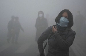 Capital china en alerta naranja por intensa contaminación del aire