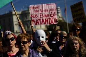 Miles marchan en Madrid contra la violencia doméstica