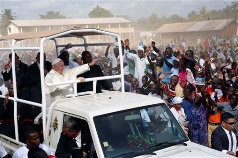 El papa sostiene encuentro con musulmanes en Rep. Centroafricana