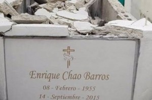 Profanan tumba del teatrista Enrique Chao
