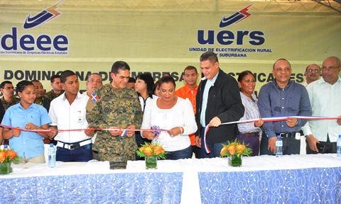 UERS inaugura redes eléctricas convencionales en El Guayabo de María T. Sánchez