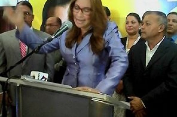 Gobernadora retira candidatura a la Alcaldía de Santiago; dice no tiene recursos