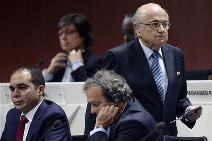 Tribunal afirma: Blatter fue un "irresponsable" con Platini