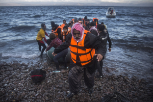 Barco con inmigrantes naufraga y deja 18 muertos en Turquía
