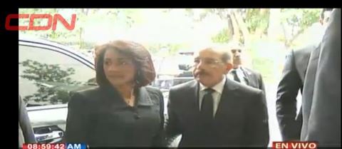 Presidente Danilo Medina acude a dar pésame por muerte Juan de los Santos