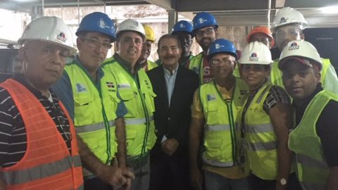 Presidente Medina visita Ciudad Sanitaria Luis Eduardo Aybar