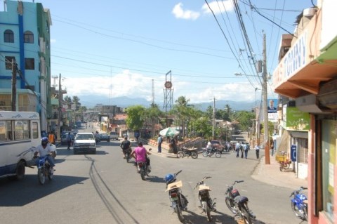 Residentes de Los Alcarrizos demandan de Obras Públicas pago por desalojo