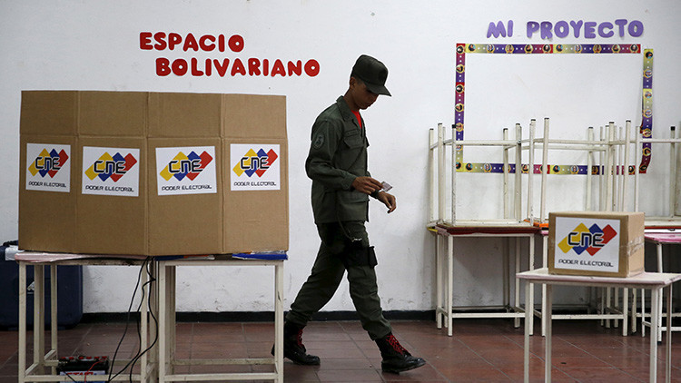 Empiezan a cerrar los centros de votación en las elecciones de Venezuela